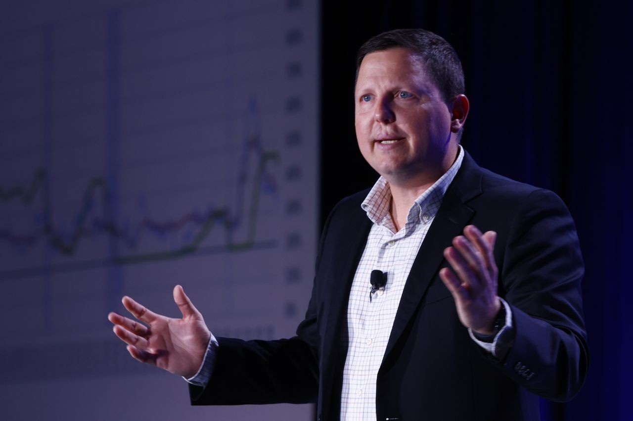 A pool industry thought leader giving the keynote address at PSP Expo